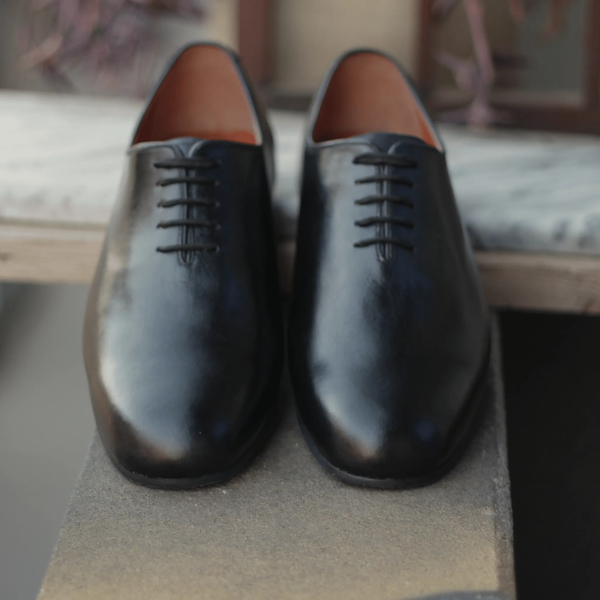 Handmade Black Wholecut Oxford Shoes – Timeless Elegance for Men Timeless Black Leather Oxfords – Handmade Wholecut Craftsmanship